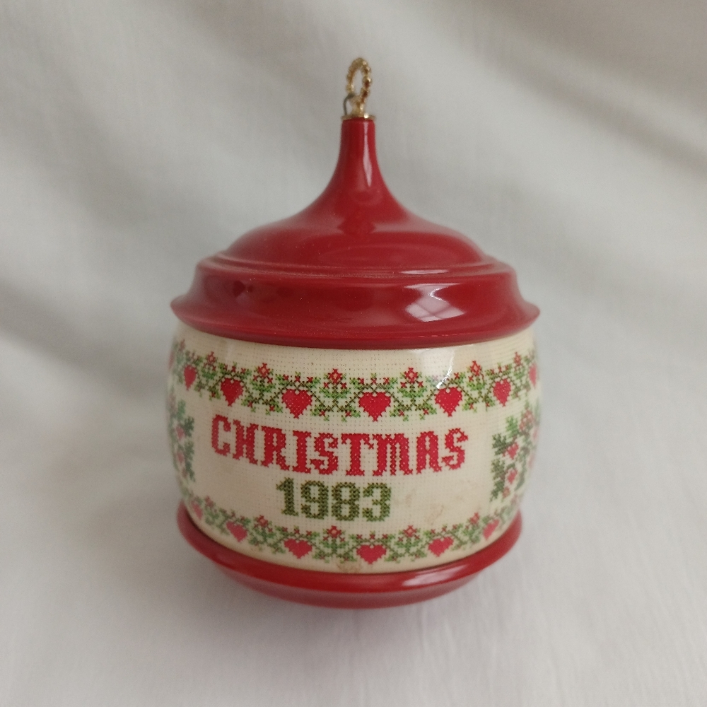 Vintage Hallmark Ornament Christmas 1983